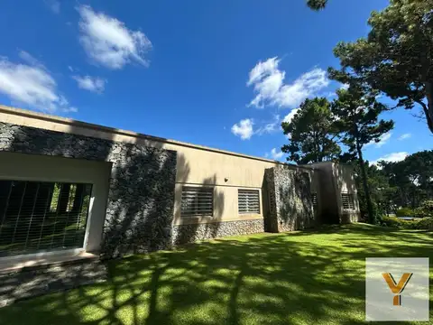 Casa en venta - 5 Dormitorios 6 Baños - 1800mts2 - Pinamar