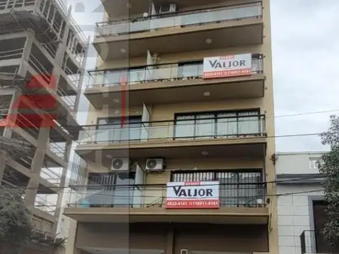 Departamento venta Floresta monoambiente divisible c/balcon - Cochera opcional