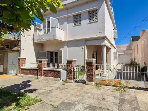 VENTA CASA 5 AMB LANÚS O. PATIO TERRAZA MULTIFAM.