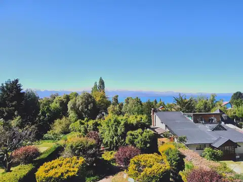 Av. Pioneros al 4100