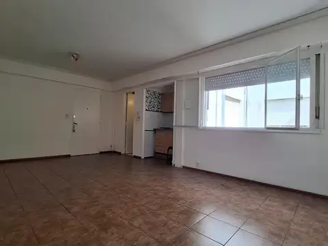 Monoambiente con bajas expensas, a metros de Av. Maipú