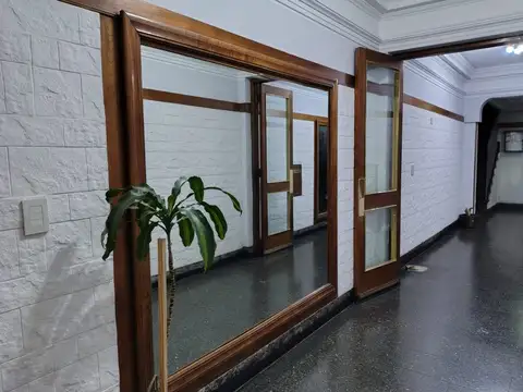 Oportunidad, 2 ambientes en excelente ubicación a dos cuadras Av. Santa Fé y Pueyrredón. Subte D