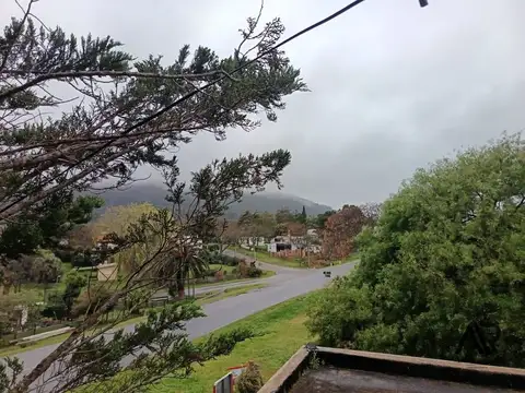 Casa en venta c/ cochera en Piriápolis