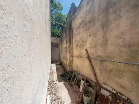 VENTA LOTE, REMEDIOS DE ESCALADA! A REFACCIONAR