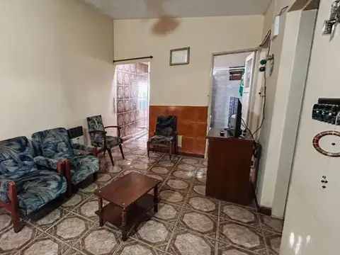 Casa 4 ambientes con 1 baño