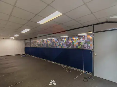 Oficina Monoambiente con 4 baños
