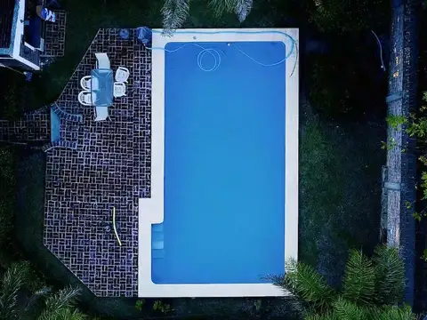 Casa en Venta con 3 cocheras