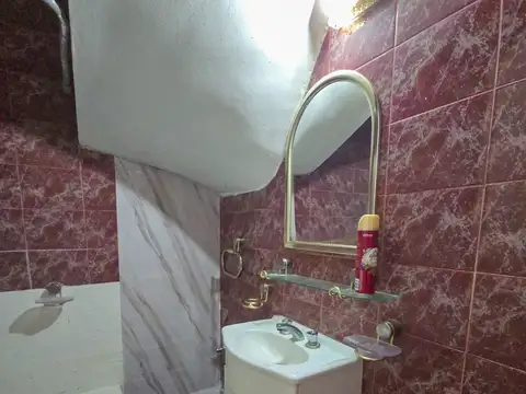 Casa 2 ambientes con 1 baño