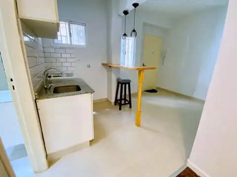 Marcelo T. de Alvear 900, Piso 1