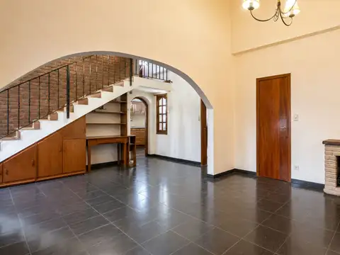 Casa 4 ambientes con 3 baños