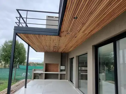 Casa en Venta en Vila Marina, USD 350.000