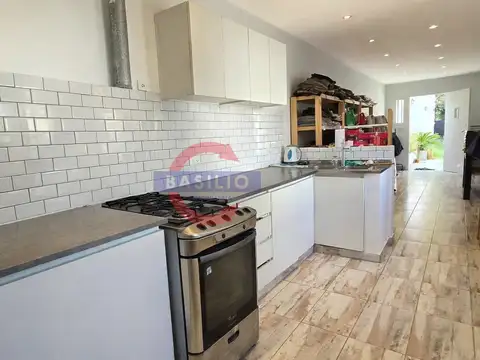 VENTA PH 3 AMBIENTES AL FONDO CON JARDÍN, COCHERA, PATIO Y PARRILLA EN CARAPACHAY