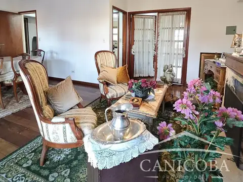 Depto Tipo Casa 6 ambientes con 2 baños