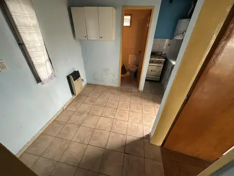 Departamento en primer piso de dos ambientes en alquiler