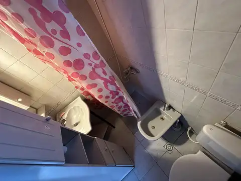 Departamento en primer piso de dos ambientes en alquiler