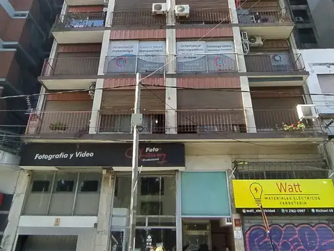 Monoambiente frente a la plaza - Uso profesional o Vivienda
