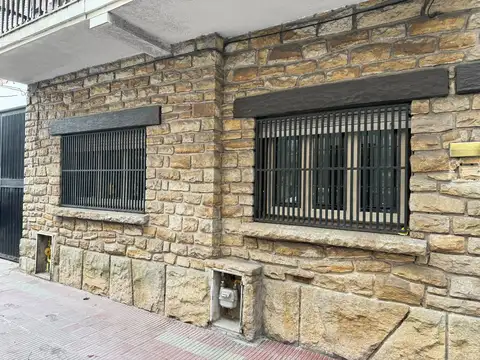 Chalet 3 ambientes/patio alquiler – la perla norte