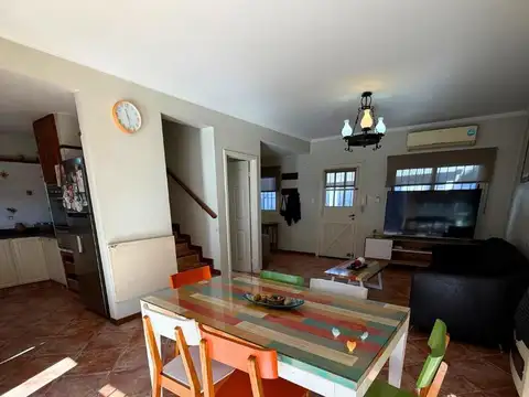 Casa en Venta con 4 cocheras