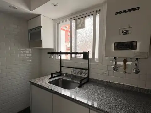 4 Amb - Luminoso con Balcon Terraza - Refaccionado