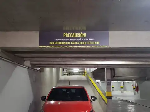 VENTA - COCHERA SOBRE AV. PELLEGRINI - TRIBUNALES