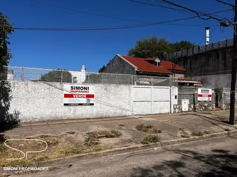 Casa a refaccionar + lote lindero sup total 533 Zona IR