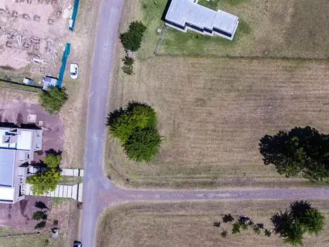 terreno central en esquina a la venta en la elina comarcas de lujan UF 81