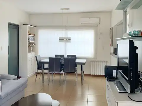 Julio Leónidas Aguirre 300