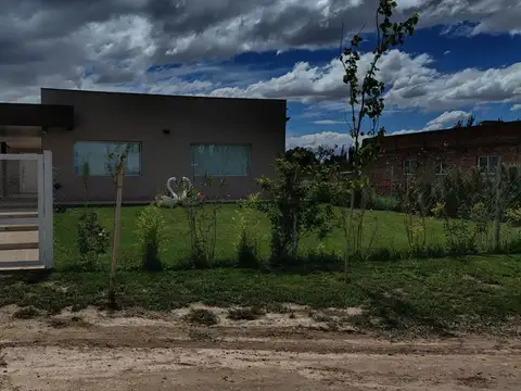 Casa 4 ambientes con 3 baños
