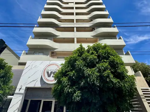 Amplio departamento de 2 dormitorios con gran balcón y excelente luminosidad