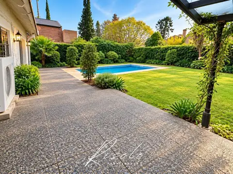 Casa en Venta en La Horqueta, USD 890.000