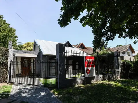 Casa 3 Dormitorios con Jardin, pileta y cochera - Tarragona 800 - Fisherton | Venta
