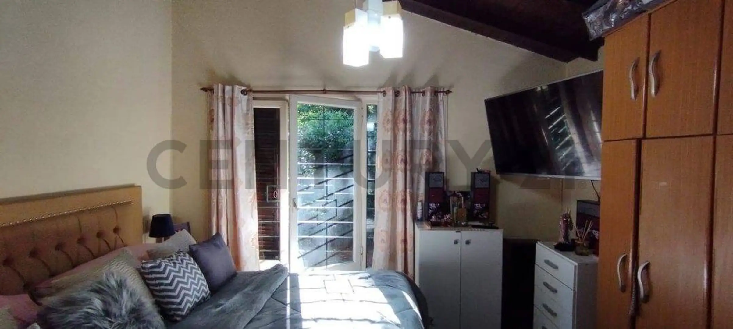 CASA QUINTA CON PILETA EN LA ARMONÍA