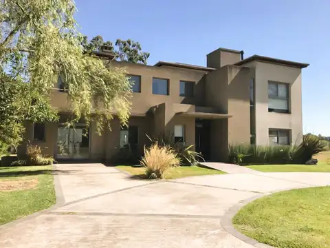 Venta Casa 5 Ambientes en Country El Paraíso