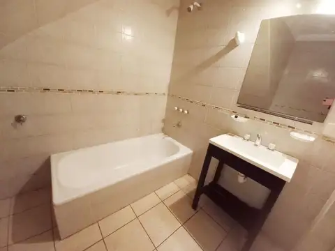 Casa en Alquiler en Ramos Mejía, $ 750.000