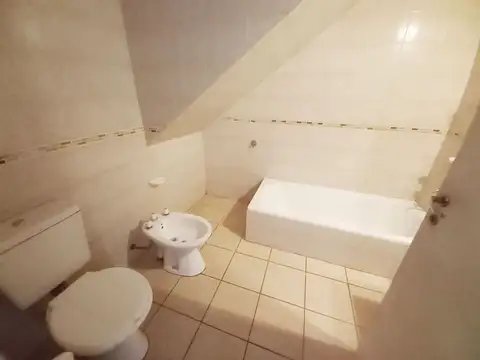 Casa 3 ambientes con 2 baños