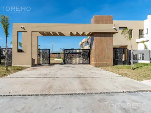 Depto Tipo Casa en Venta en Tristán Suárez, USD 180.000