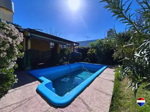 VENTA CASA 4 AMB + MONO + DOS LOCALES MORON