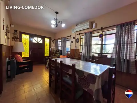 Casa en Venta con 3 cocheras