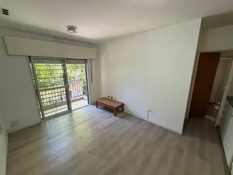 Balcón al frente - 2do piso por escaleras - Bajas expensas