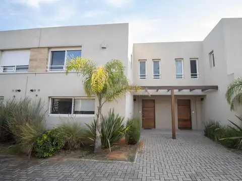Alquiler Casa Carrasco Sur con seguridad y piscina