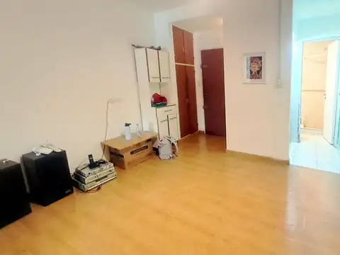 Esmeralda 700, Piso 6