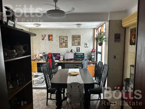 Casa 10 ambientes con 3 baños