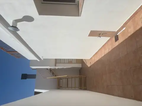 Depto Tipo Casa en Alquiler de 3 ambientes