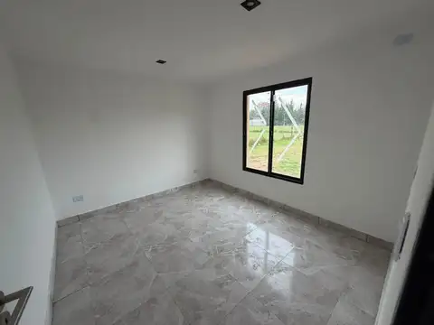 Casa 3 ambientes con 2 baños