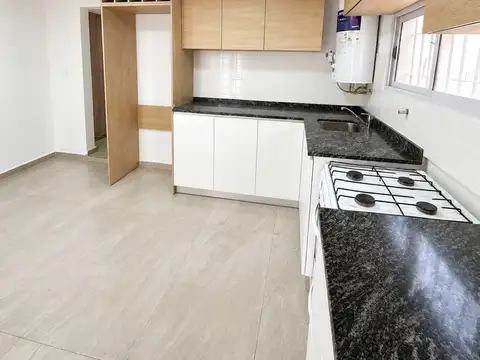 Casa 4 ambientes con 1 baño