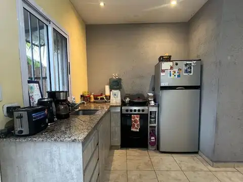 Depto Tipo Casa en Venta en Castelar Norte, USD 98.000
