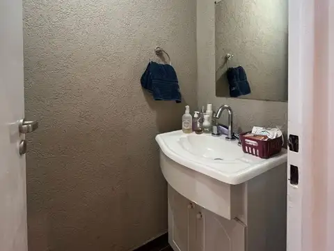 Depto Tipo Casa 3 ambientes con 2 baños