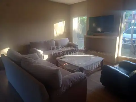 Casa en Alquiler Temporal con 4 cocheras