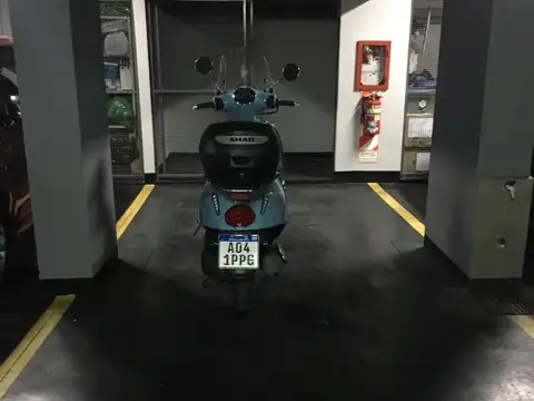 Excelente cochera con Baulera en Villa Urquiza centro