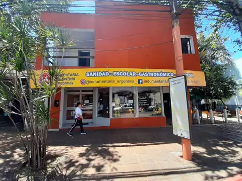 Local céntrico sobre calle Buenos Aires
